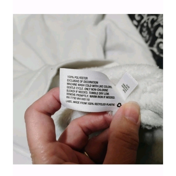 Wondershop Soft White Pajama Top - Picture 7 of 11